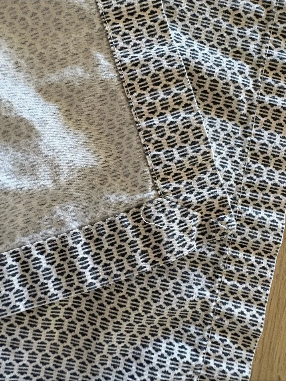 Crate & Barrel Vintage Akira Cloth Napkins Geometric Color Set of 4 Taupe Black